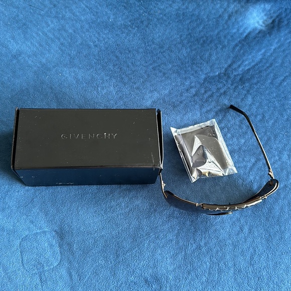 YVES SAINT LAURENT 2164 Black Sunglasses - Picture 6 of 7